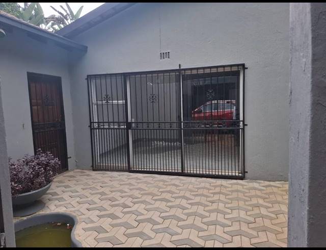 4 BEDROOM HOUSE FOR SALE IN NORTHCLIFF